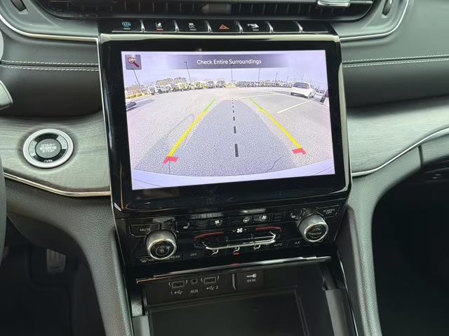 2023 Silver Zynith Jeep Grand Cherokee 4xe Overland 4X4 SUV