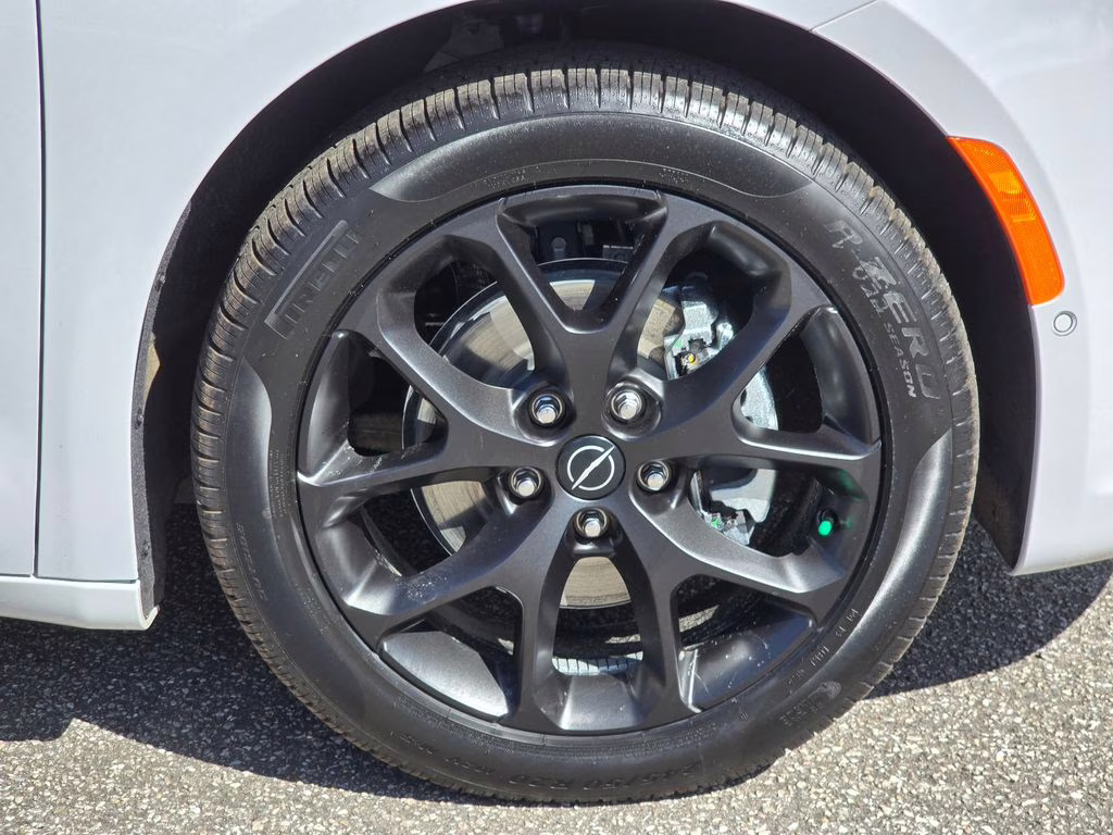 2026 Bright White Clearcoat Chrysler Pacifica Select FWD Van