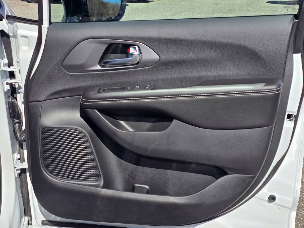 2026 Bright White Clearcoat Chrysler Pacifica Select FWD Van