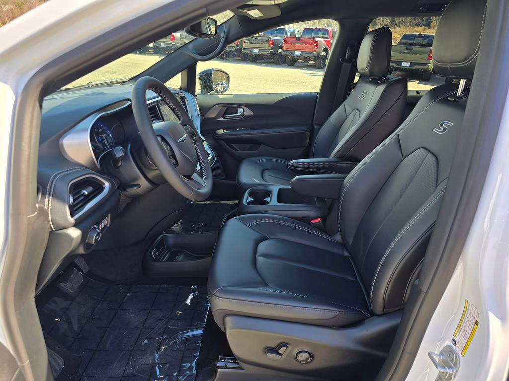 2026 Bright White Clearcoat Chrysler Pacifica Select FWD Van