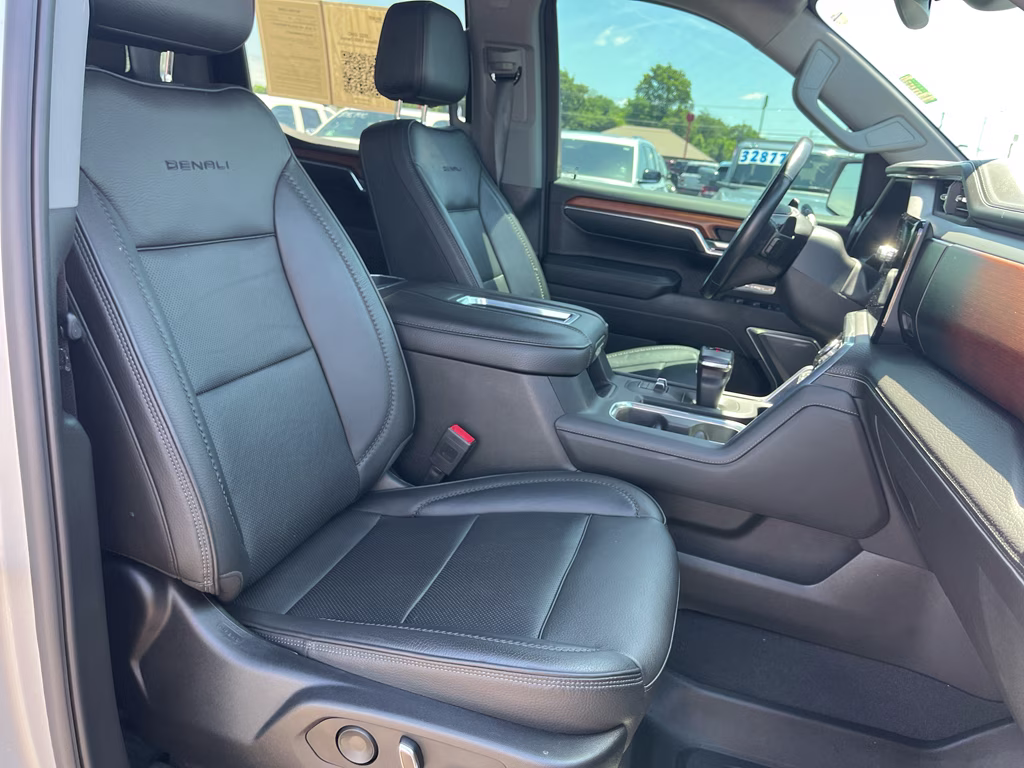 2022 Quicksilver Metallic GMC Sierra Denali 4X4 Truck