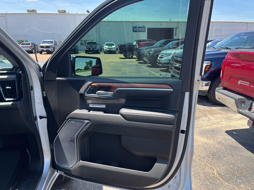 2022 Quicksilver Metallic GMC Sierra Denali 4X4 Truck