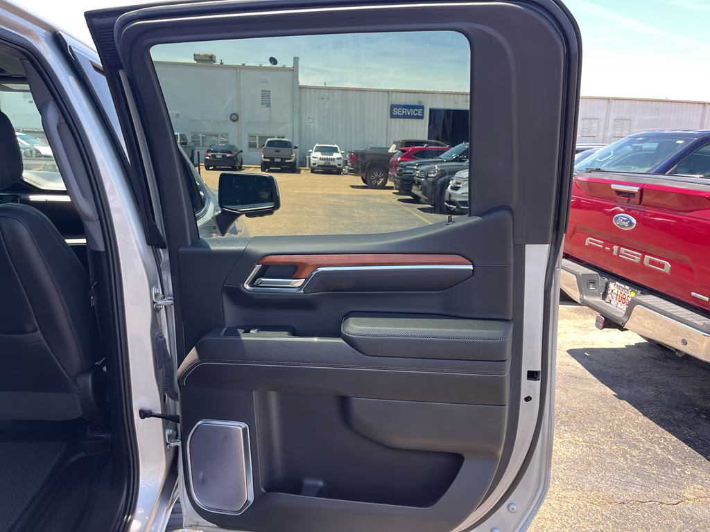 2022 Quicksilver Metallic GMC Sierra Denali 4X4 Truck