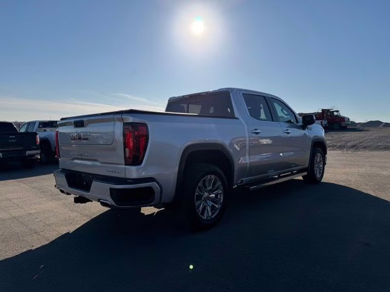 2022 Quicksilver Metallic GMC Sierra Denali 4X4 Truck