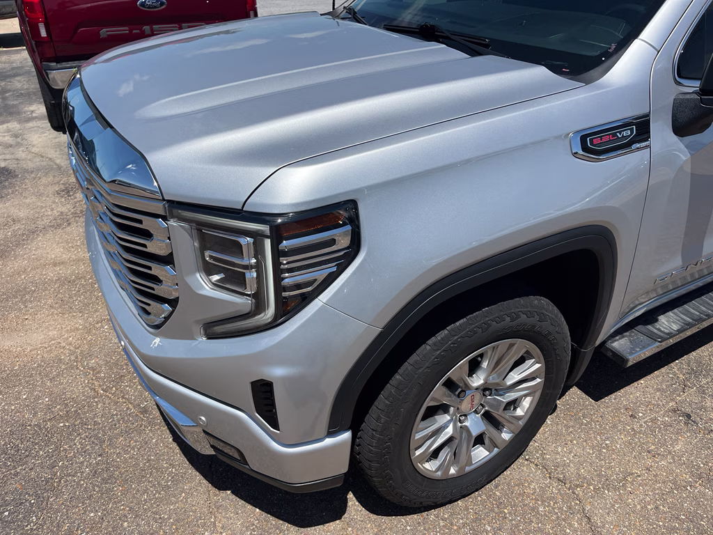 2022 Quicksilver Metallic GMC Sierra Denali 4X4 Truck
