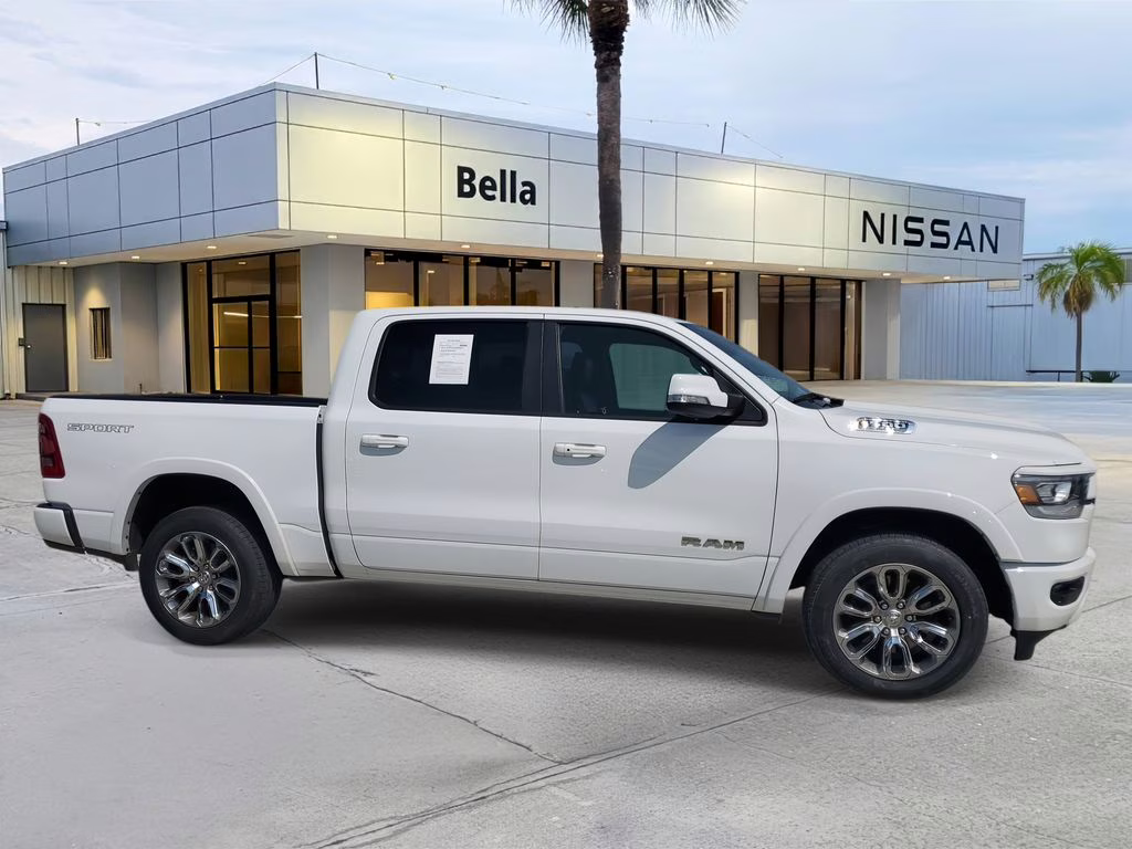 2022 Bright White Clearcoat Ram 1500 Laramie 4X4 Truck