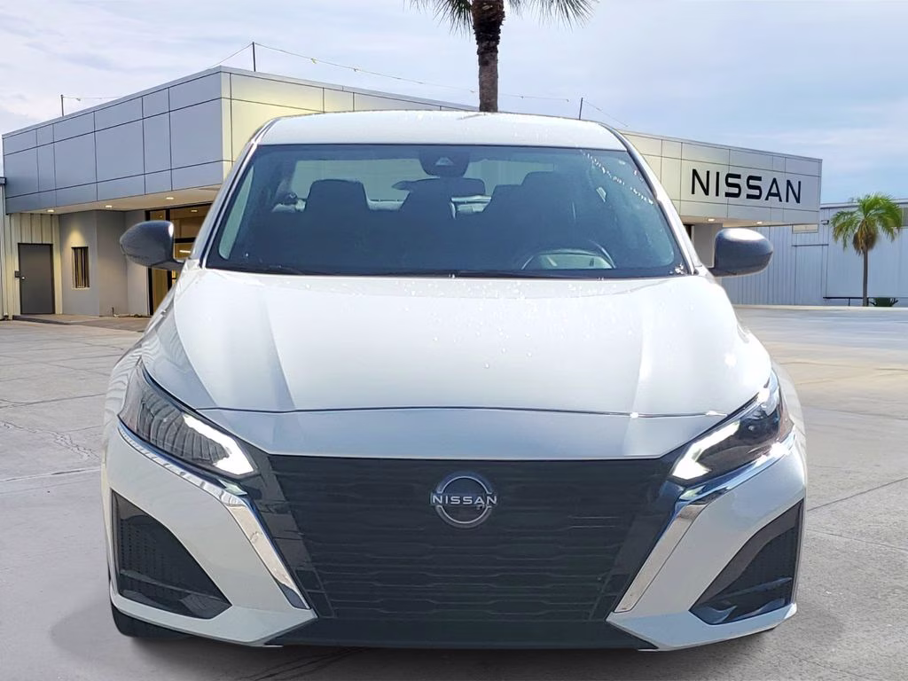 2025 Glacier White Nissan Altima 2.5 S FWD Sedan