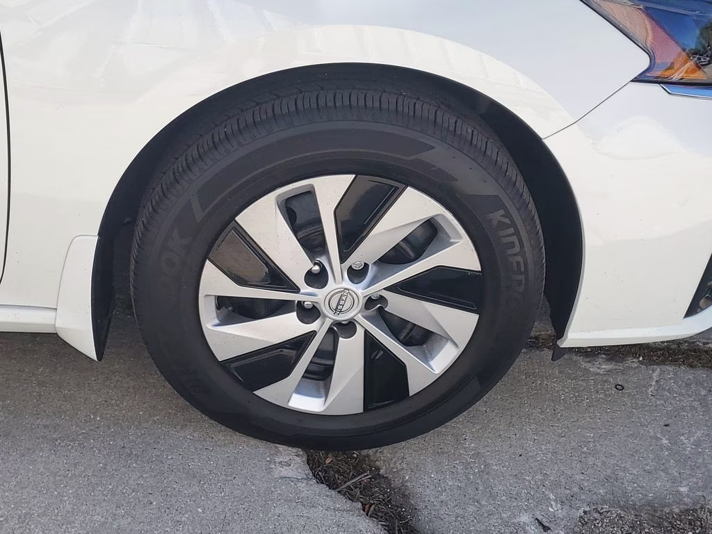 2025 Glacier White Nissan Altima 2.5 S FWD Sedan