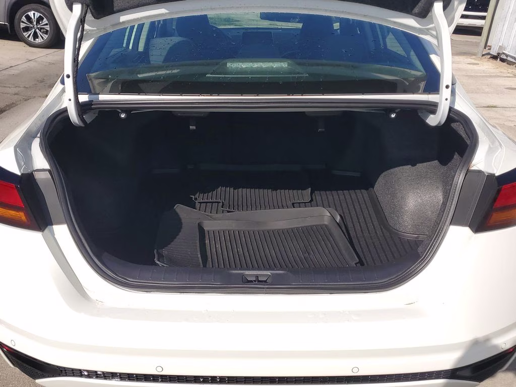 2025 Glacier White Nissan Altima 2.5 S FWD Sedan