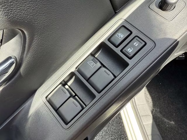 2025 Glacier White Nissan Frontier SV RWD Truck