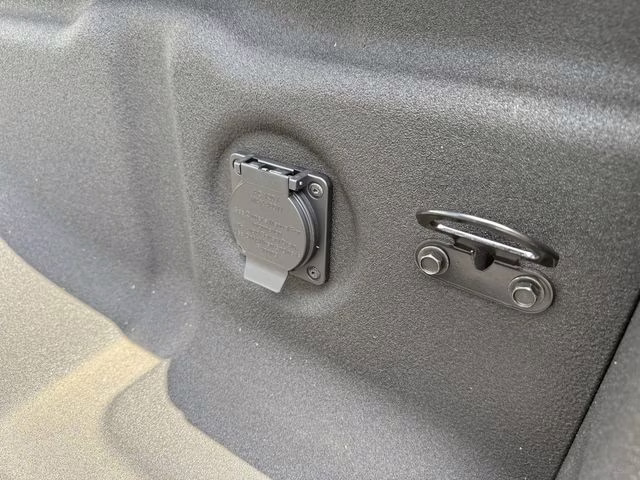 2025 Glacier White Nissan Frontier SV RWD Truck