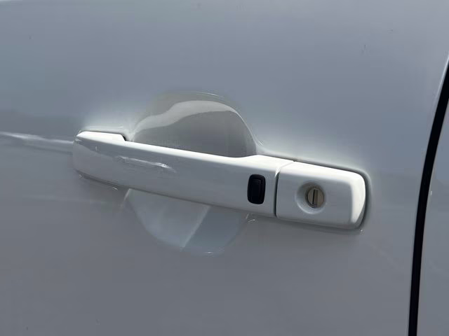 2026 Glacier White Nissan Frontier PRO-4X 4X4 Truck