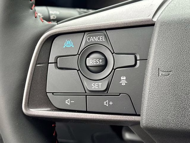 2026 Aspen White/Super Black Nissan Sentra SR FWD Sedan