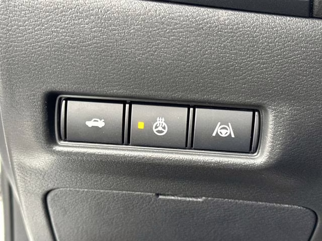 2026 Aspen White/Super Black Nissan Sentra SR FWD Sedan