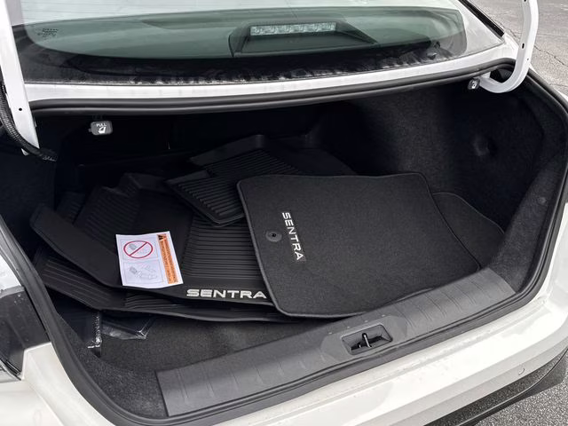 2026 Aspen White/Super Black Nissan Sentra SR FWD Sedan
