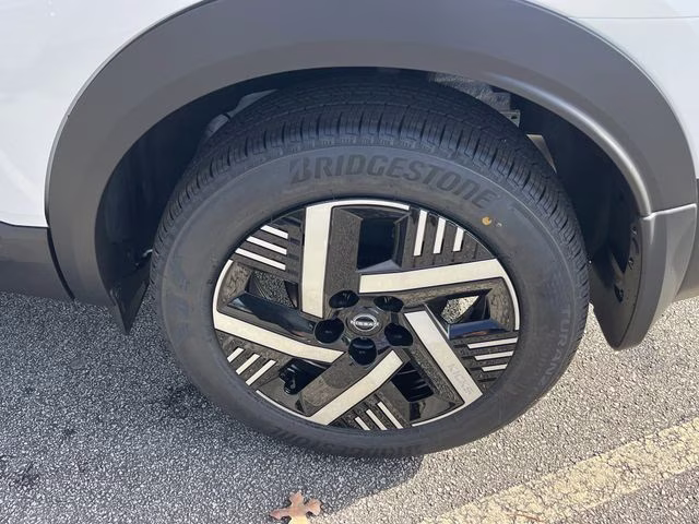 2026 Aspen White/Super Black Nissan Kicks SV FWD SUV