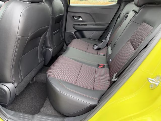 2026 Yuzu Yellow/Super Black Nissan Kicks SR FWD SUV