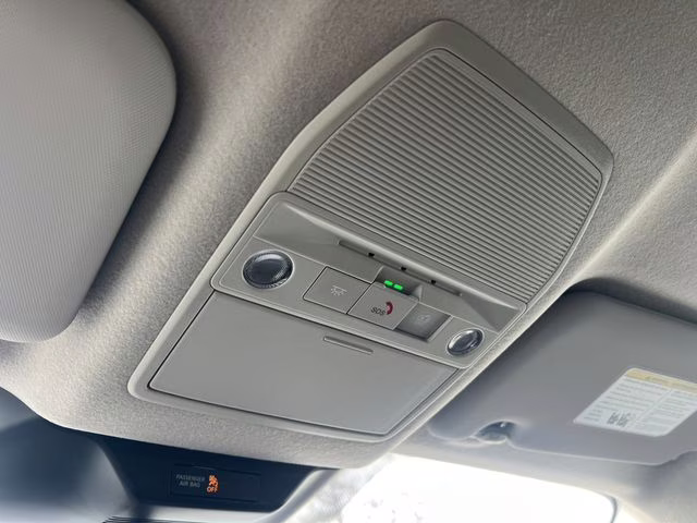 2026 Gun Metallic/Scarlet Ember Tintcoat Nissan Kicks SR FWD SUV