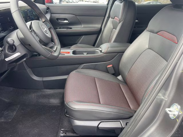 2026 Gun Metallic/Scarlet Ember Tintcoat Nissan Kicks SR FWD SUV