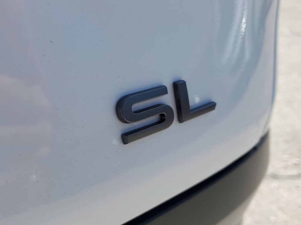 2025 Everest White Pearl Tricoat/Super Black Nissan Murano SL AWD SUV