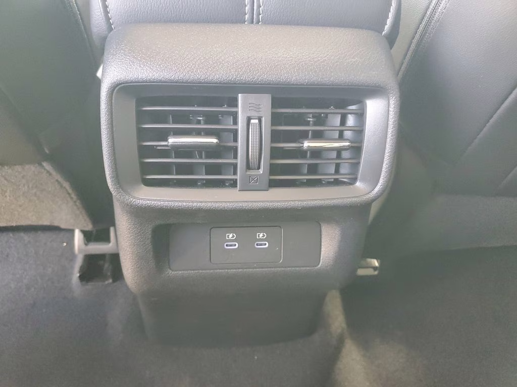 2025 Everest White Pearl Tricoat/Super Black Nissan Murano SL AWD SUV