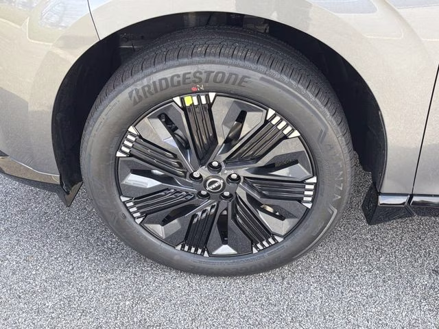 2026 Gun Metallic Nissan Murano Platinum AWD SUV