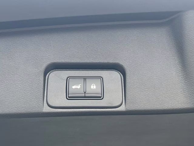 2026 Everest White Pearl Tricoat Nissan Rogue SV FWD SUV