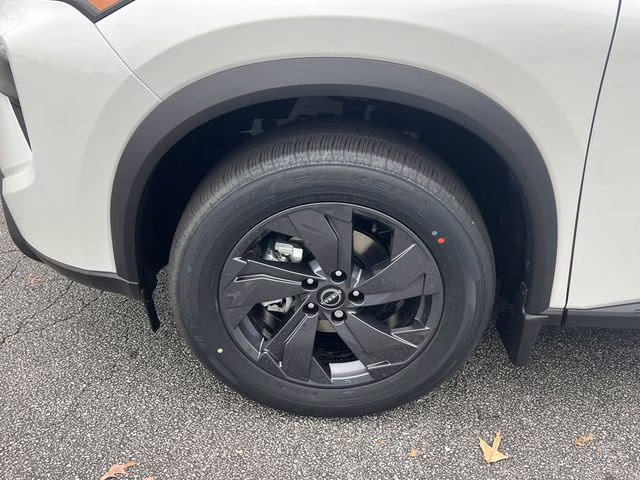2026 Everest White Pearl Tricoat Nissan Rogue SV FWD SUV
