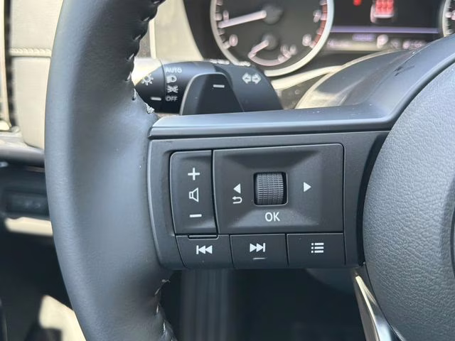 2025 Everest White Pearl Tricoat Nissan Pathfinder SV FWD SUV