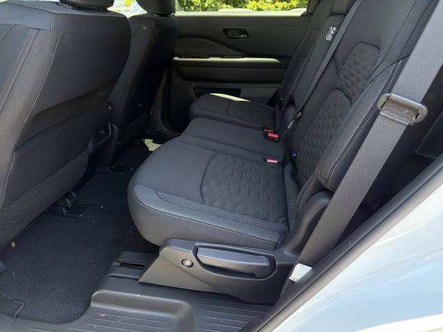 2025 Everest White Pearl Tricoat Nissan Pathfinder SV FWD SUV