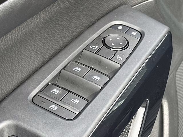 2026 Everest White Pearl Tricoat Nissan Pathfinder SV 4X4 SUV