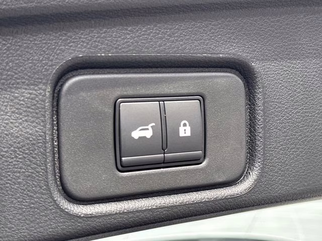 2026 Everest White Pearl Tricoat Nissan Pathfinder SV 4X4 SUV