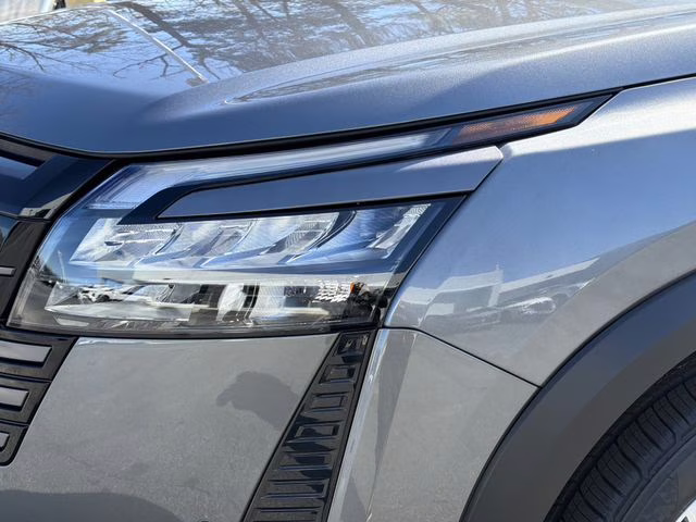 2026 Gun Metallic Nissan Pathfinder SL FWD SUV