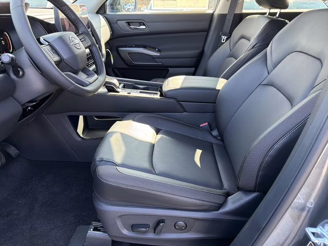 2026 Gun Metallic Nissan Pathfinder SL FWD SUV