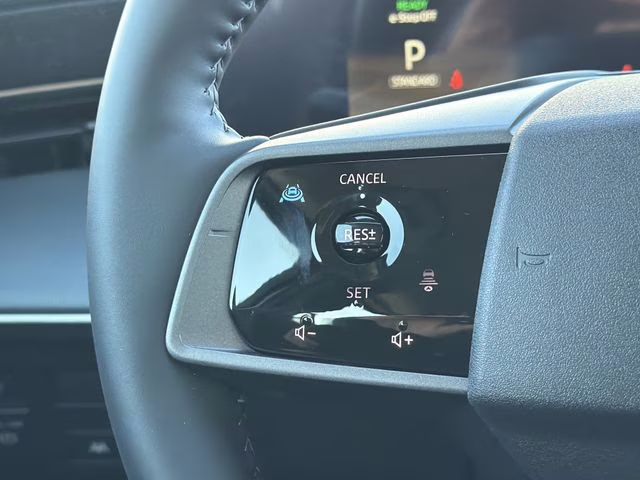 2026 Everest White Pearl Tricoat Nissan LEAF SV+ FWD SUV