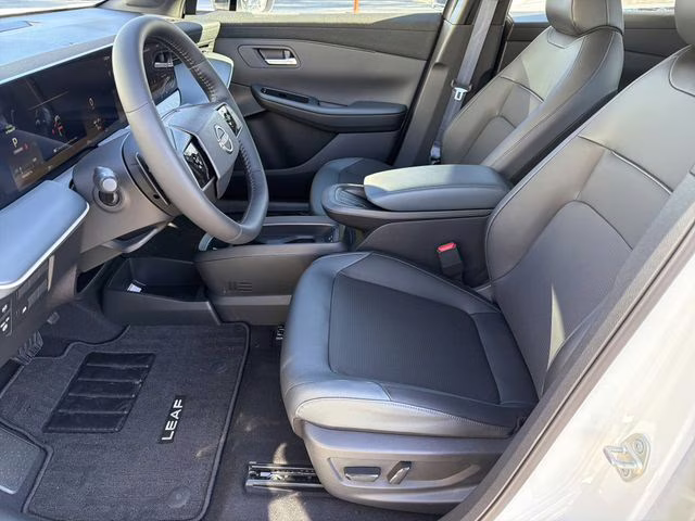 2026 Everest White Pearl Tricoat Nissan LEAF SV+ FWD SUV