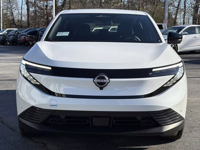 2026 Everest White Pearl Tricoat Nissan LEAF SV+ FWD SUV