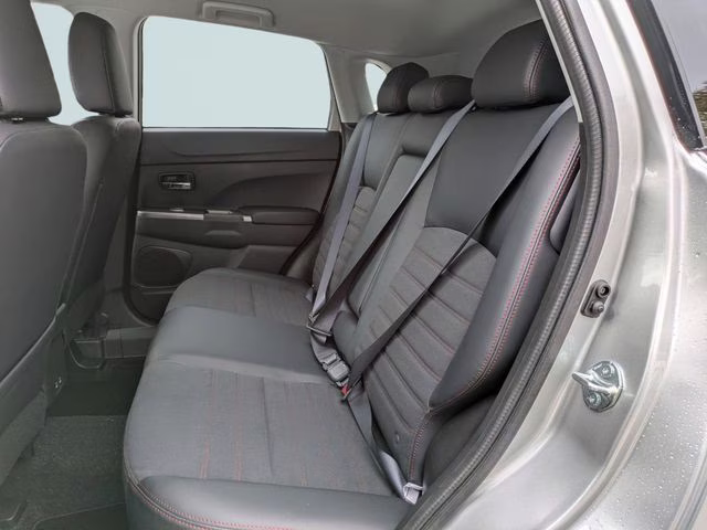 2026 Alloy Silver Metallic Mitsubishi Outlander Sport 2.0 SE 4X4 SUV