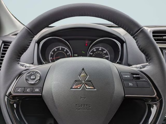 2026 Alloy Silver Metallic Mitsubishi Outlander Sport 2.0 SE 4X4 SUV