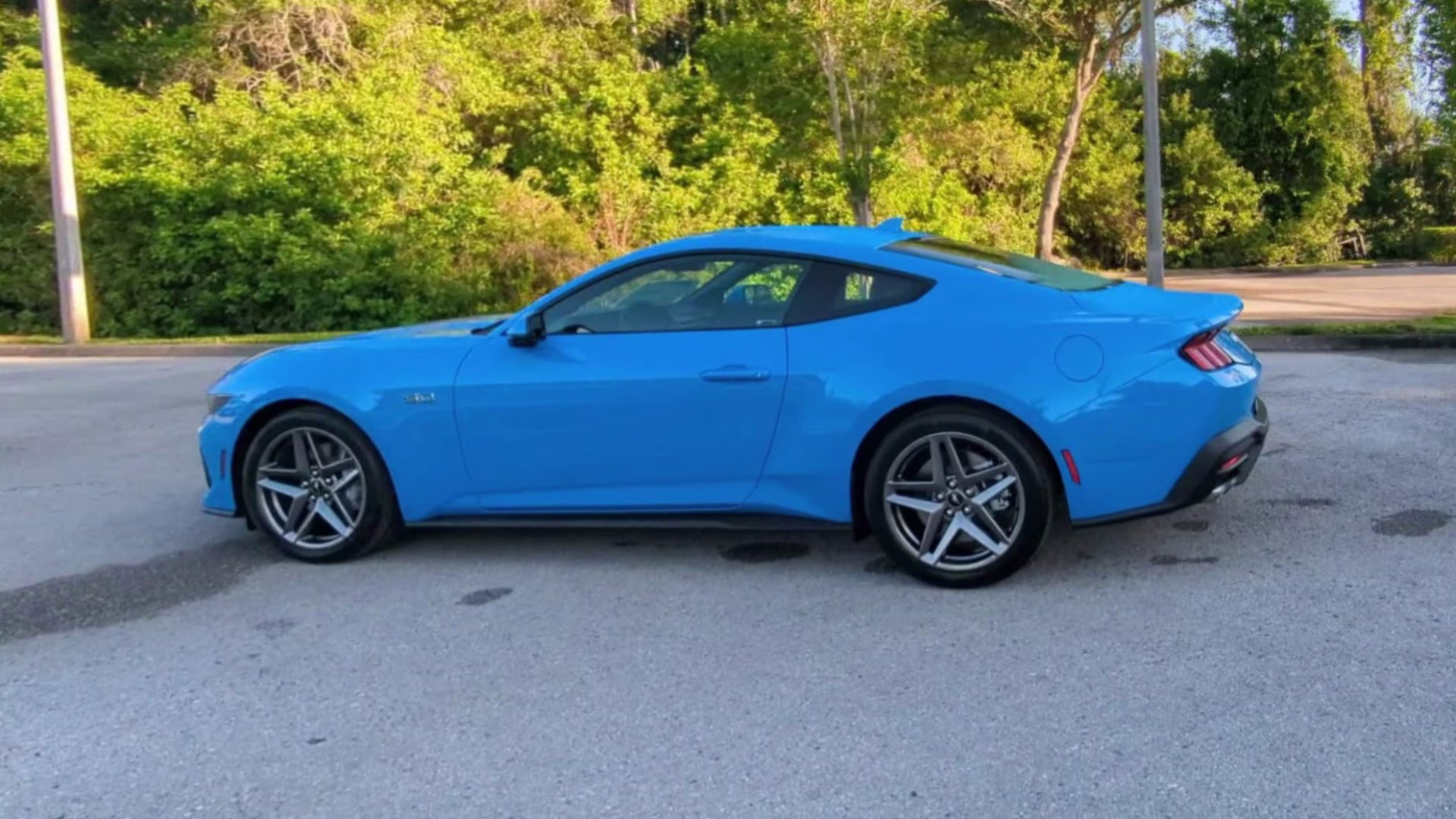 2026 Grabber Blue Metallic Ford Mustang GT RWD Coupe