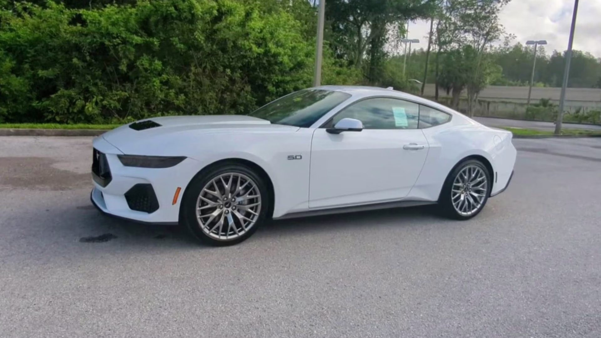 2026 Oxford White Ford Mustang GT RWD Coupe