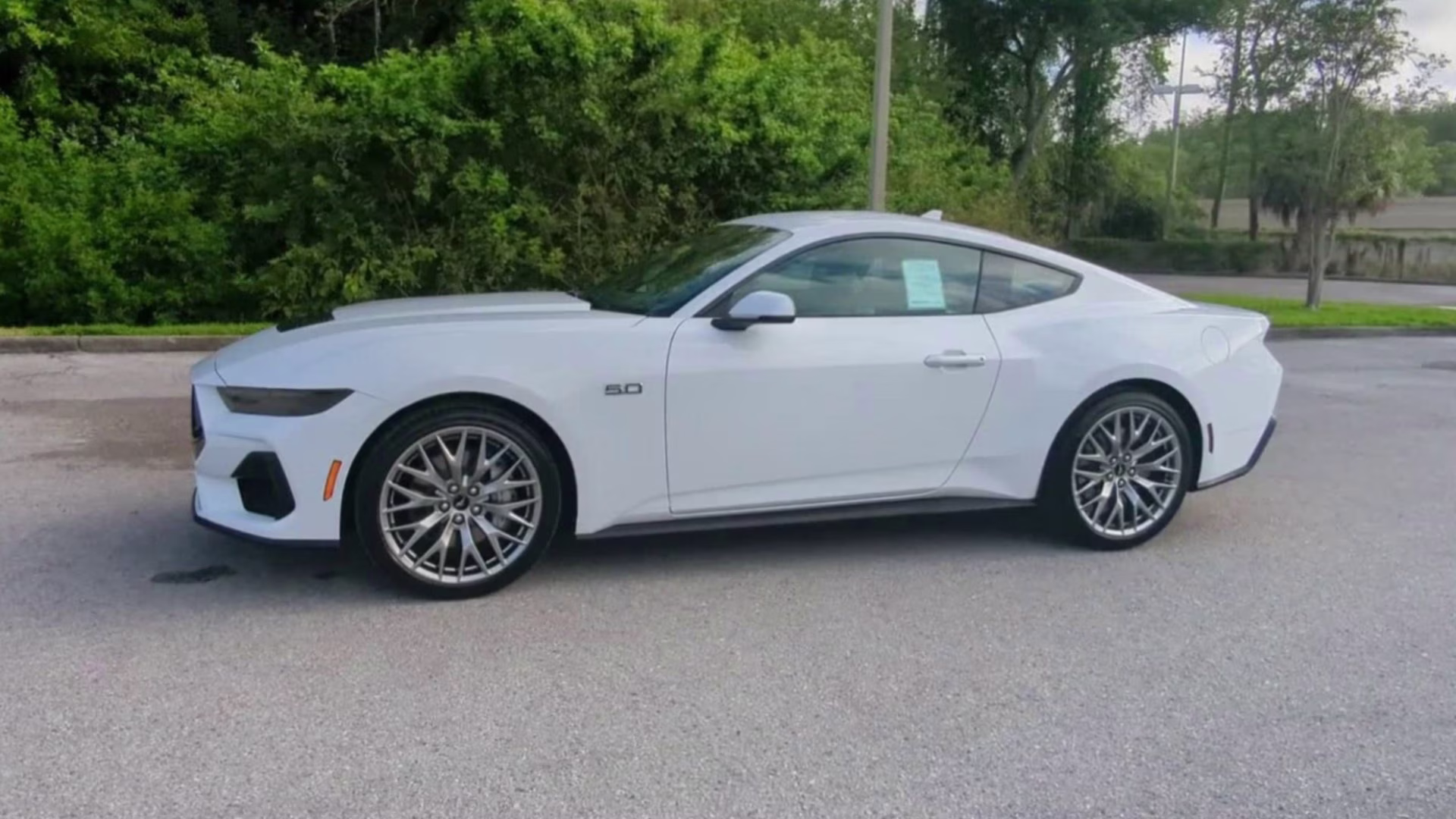 2026 Oxford White Ford Mustang GT RWD Coupe