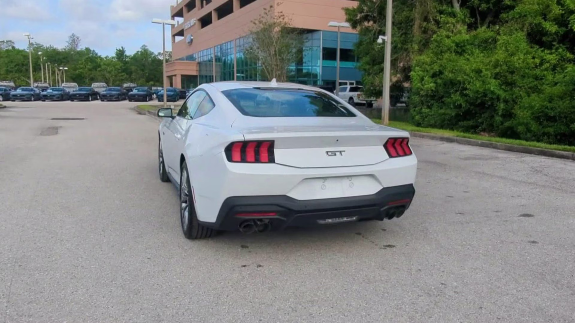 2026 Oxford White Ford Mustang GT RWD Coupe
