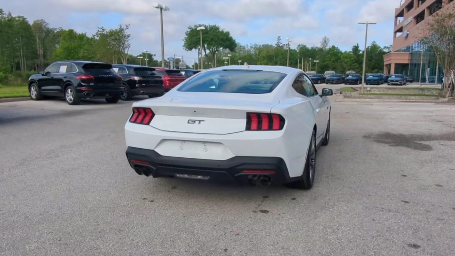 2026 Oxford White Ford Mustang GT RWD Coupe