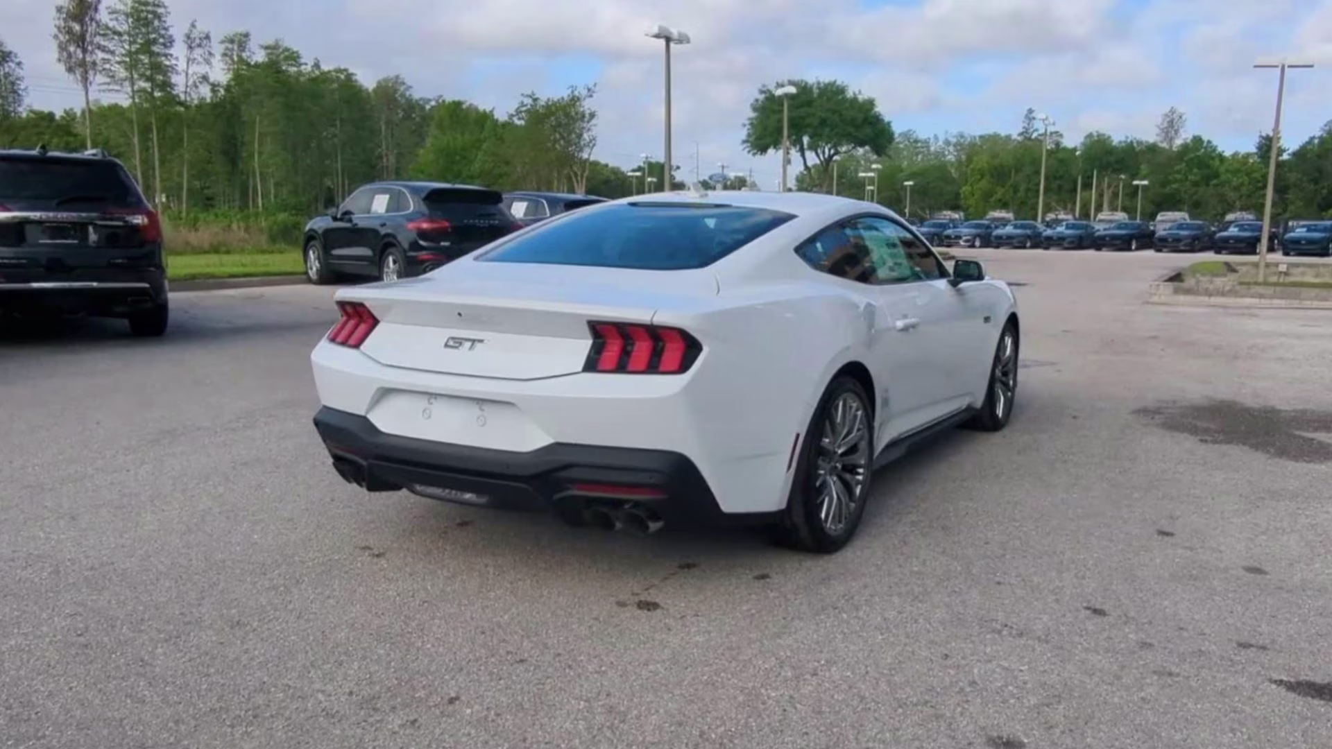 2026 Oxford White Ford Mustang GT RWD Coupe