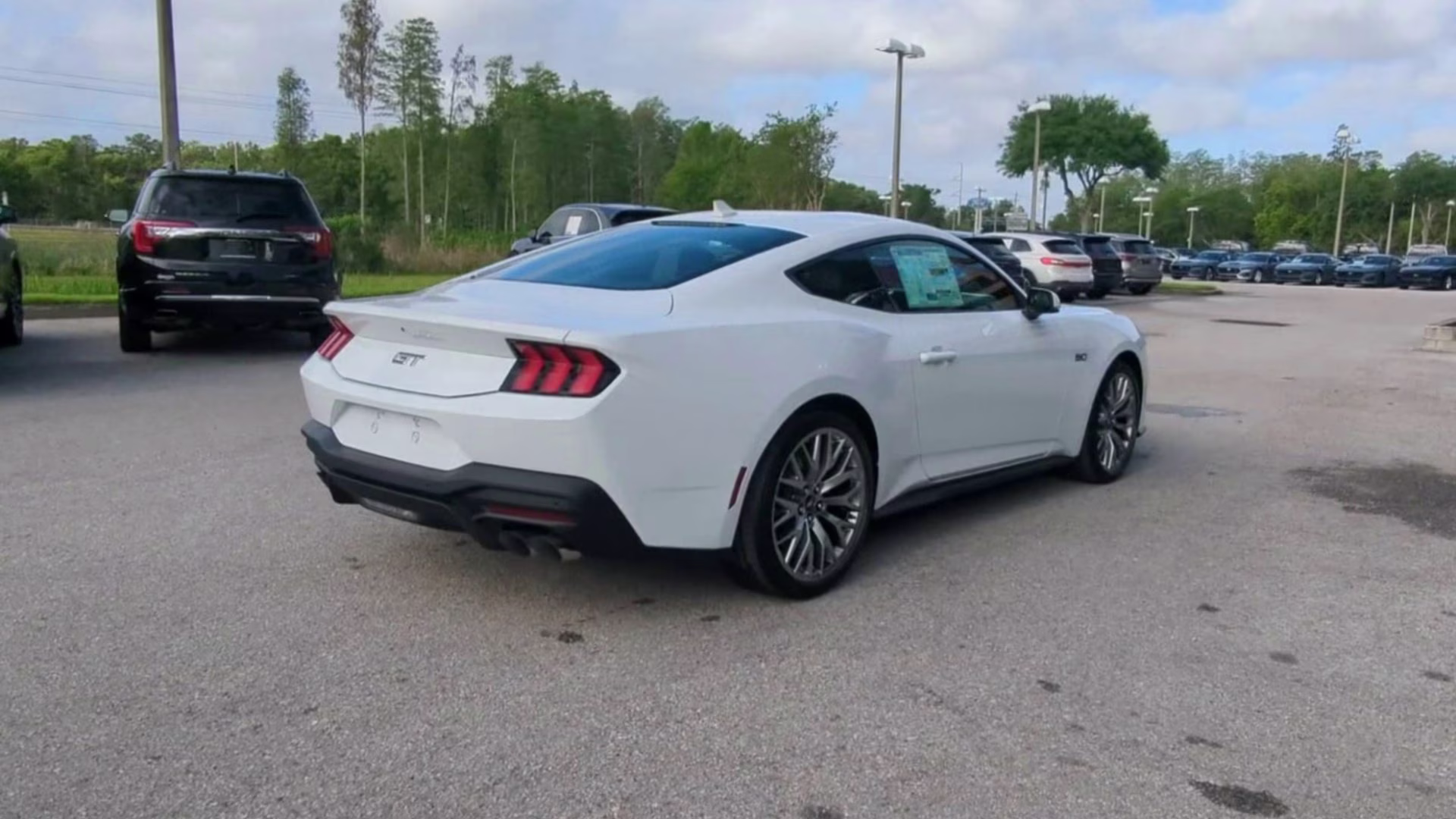 2026 Oxford White Ford Mustang GT RWD Coupe