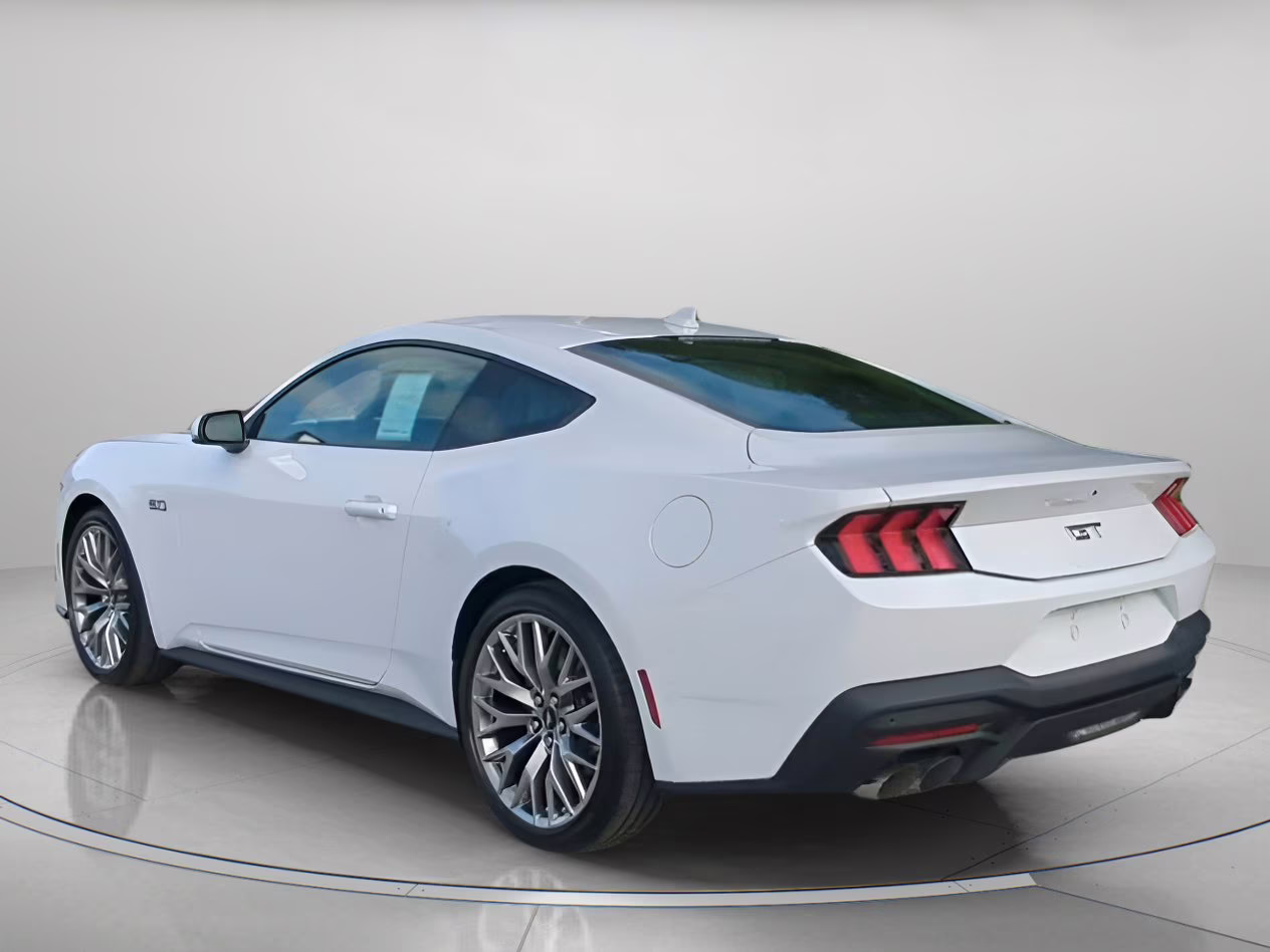 2026 Oxford White Ford Mustang GT RWD Coupe