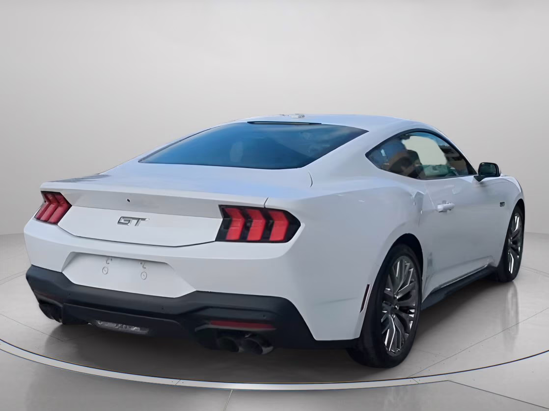 2026 Oxford White Ford Mustang GT RWD Coupe