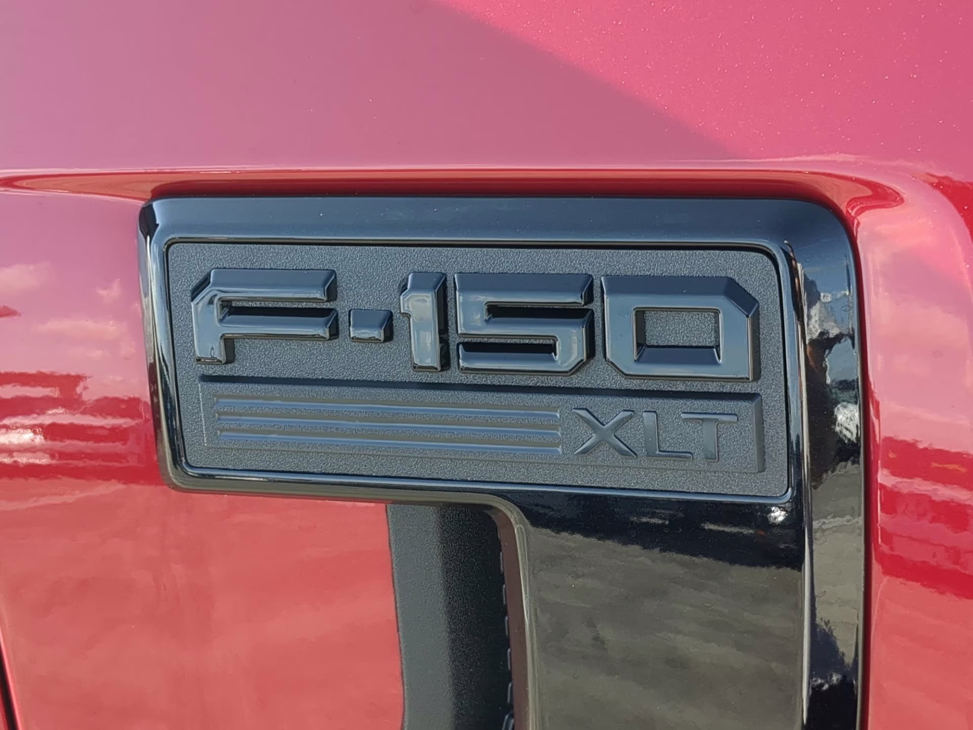 2026 Ruby Red Metallic Tinted Clearcoat Ford F-150 XLT Crew Cab Pickup 4X4 Truck