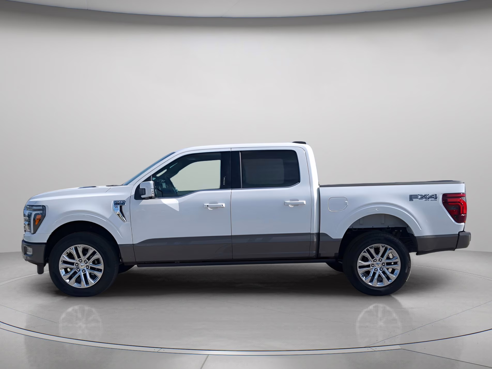 2026 Star White Metallic Tri-Coat Ford F-150 King Ranch Crew Cab Pickup 4X4 Truck